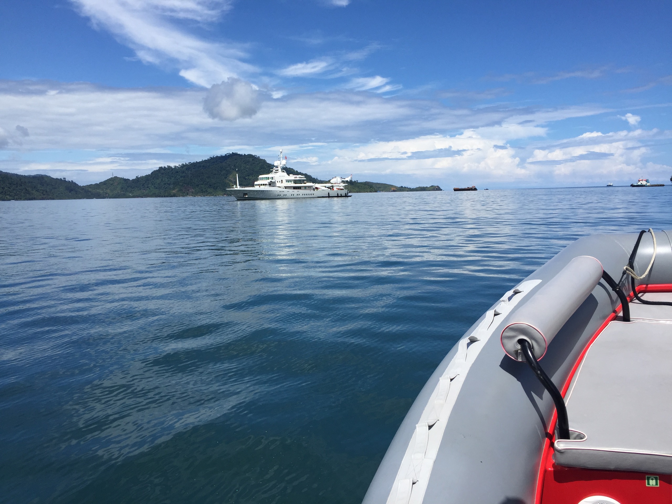 rigid-hulled-inflatable-boat